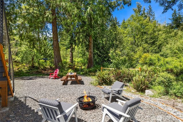 10399 NE Pine Way, Bainbridge Island, WA 98110