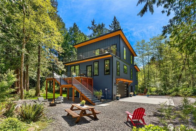 10399 NE Pine Way, Bainbridge Island, WA 98110