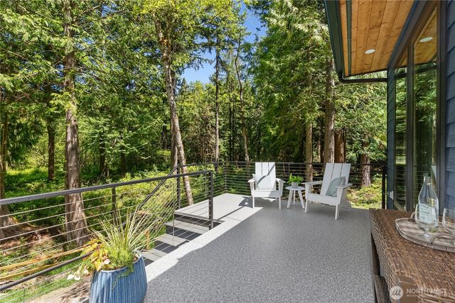 10399 NE Pine Way, Bainbridge Island, WA 98110