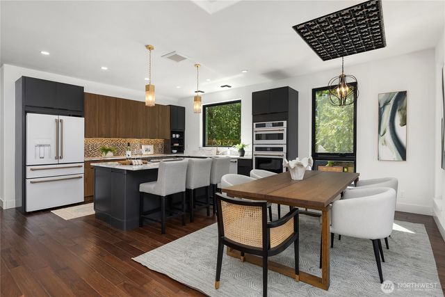 10399 NE Pine Way, Bainbridge Island, WA 98110