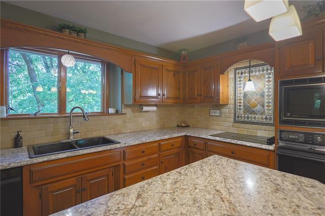 14599 RIDGEVIEW Drive, Excelsior Springs, MO 64024