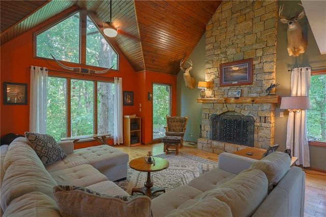 14599 RIDGEVIEW Drive, Excelsior Springs, MO 64024