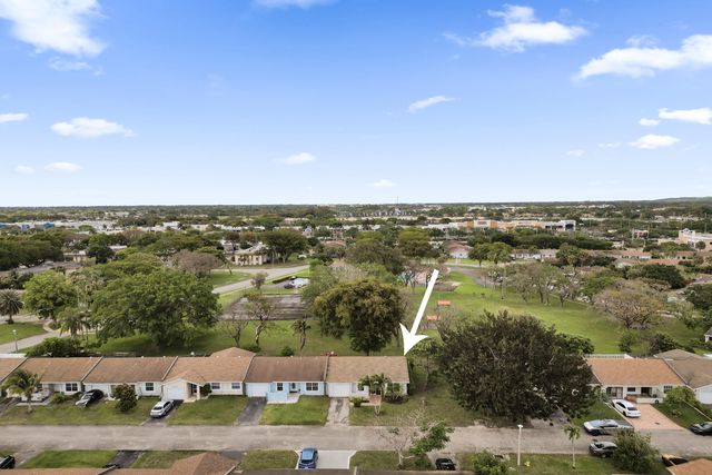 5544 Lakewood Circle S F, Margate, FL 33063