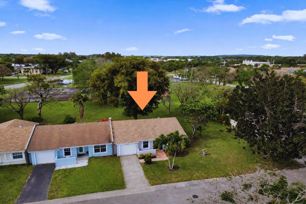 5544 Lakewood Circle S F, Margate, FL 33063