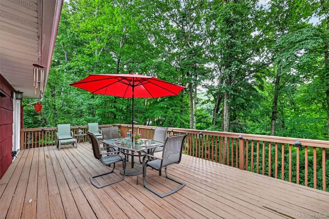 3 Hazelwood Road, Sloatsburg, NY 10974