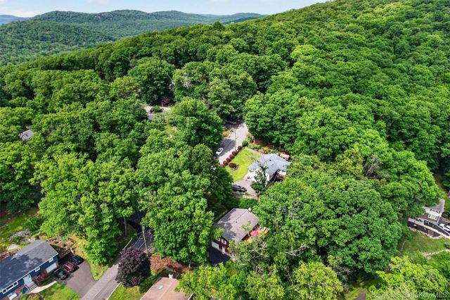 3 Hazelwood Road, Sloatsburg, NY 10974