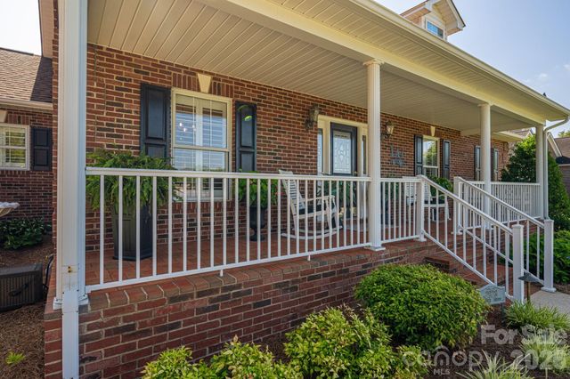 2928 Palmer Drive NE, Conover, NC 28613