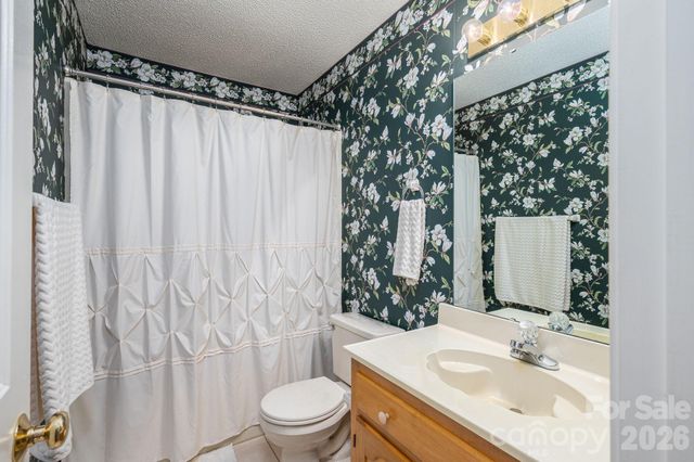 2928 Palmer Drive NE, Conover, NC 28613