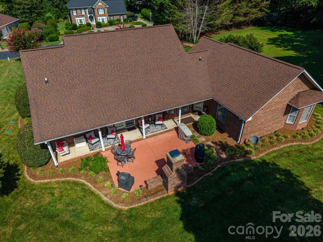 2928 Palmer Drive NE, Conover, NC 28613