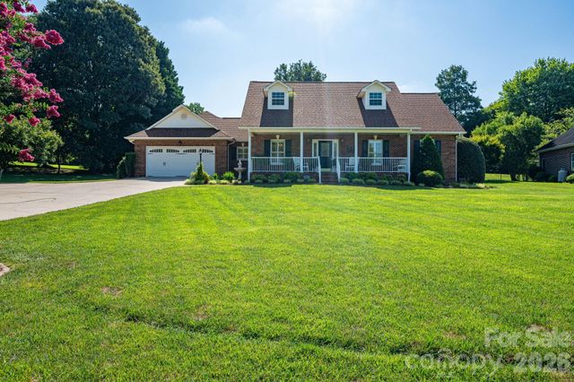2928 Palmer Drive NE, Conover, NC 28613
