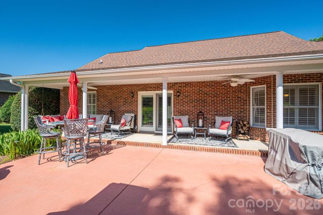 2928 Palmer Drive NE, Conover, NC 28613