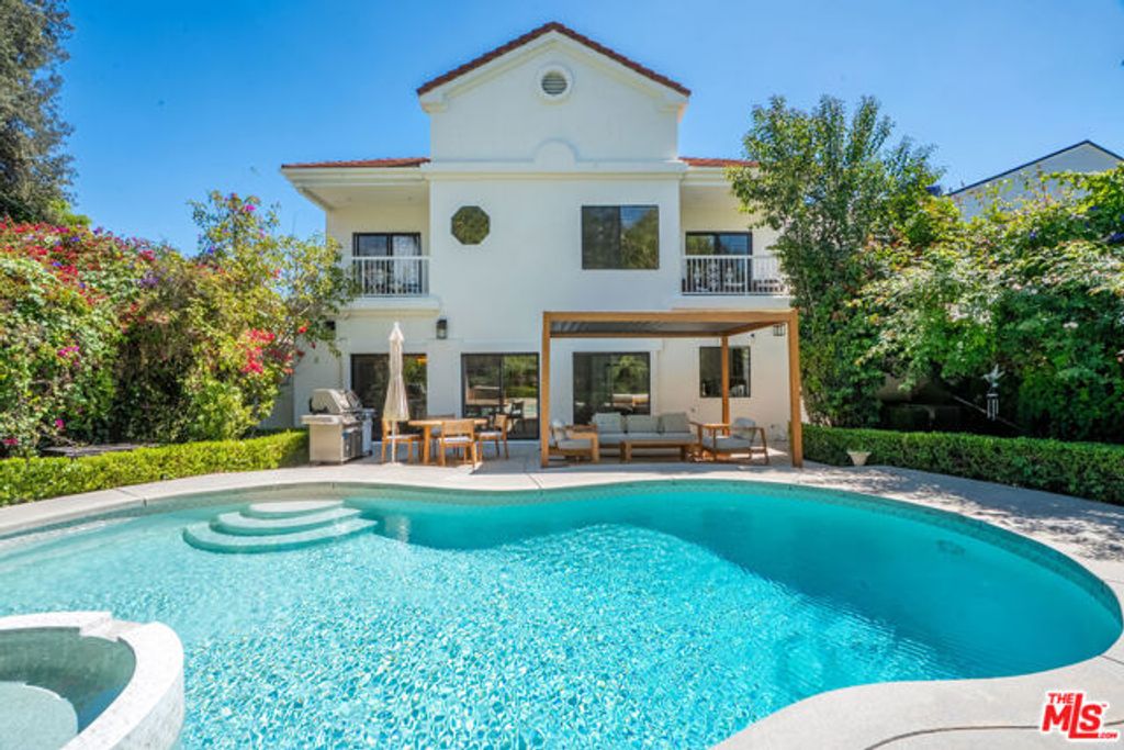 4475 Stern Avenue, Sherman Oaks, CA 91423