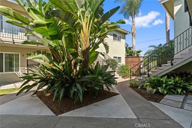 271 16th Pl D, Costa Mesa, CA 92627