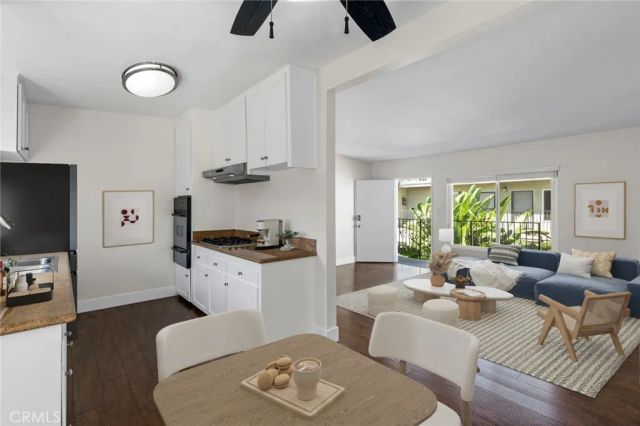 271 16th Pl D, Costa Mesa, CA 92627