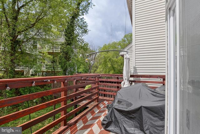 313 SAGE LN, Philadelphia, PA 19128