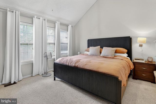 313 SAGE LN, Philadelphia, PA 19128