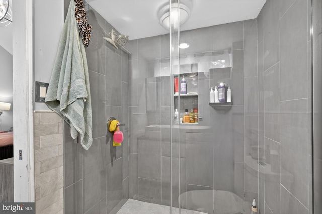 313 SAGE LN, Philadelphia, PA 19128