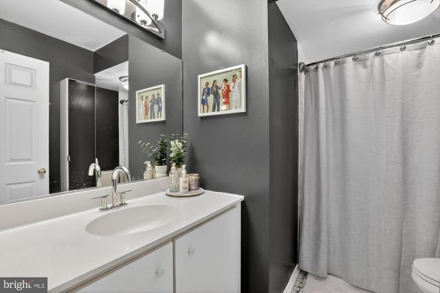 313 SAGE LN, Philadelphia, PA 19128