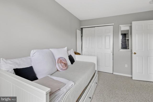 313 SAGE LN, Philadelphia, PA 19128