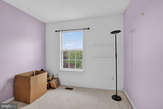 313 SAGE LN, Philadelphia, PA 19128