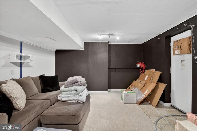 313 SAGE LN, Philadelphia, PA 19128