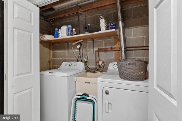 313 SAGE LN, Philadelphia, PA 19128