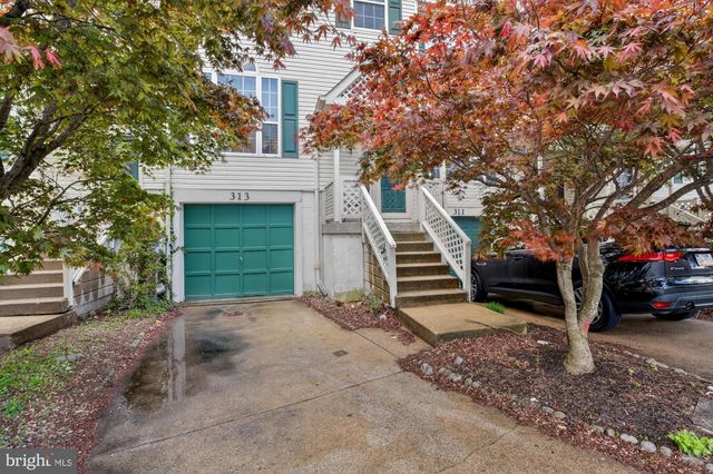 313 SAGE LN, Philadelphia, PA 19128