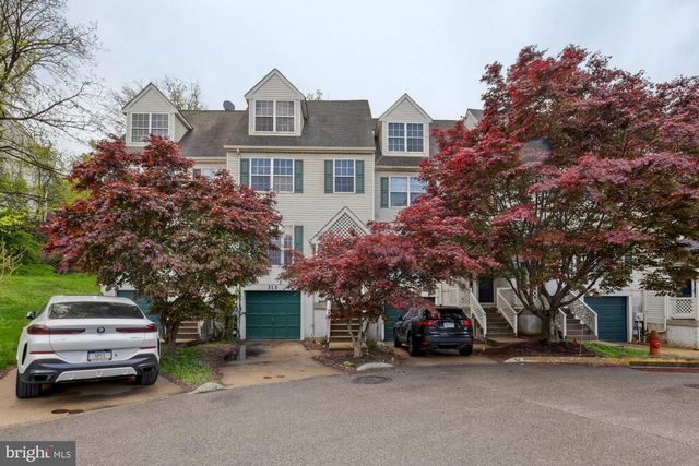 313 SAGE LN, Philadelphia, PA 19128