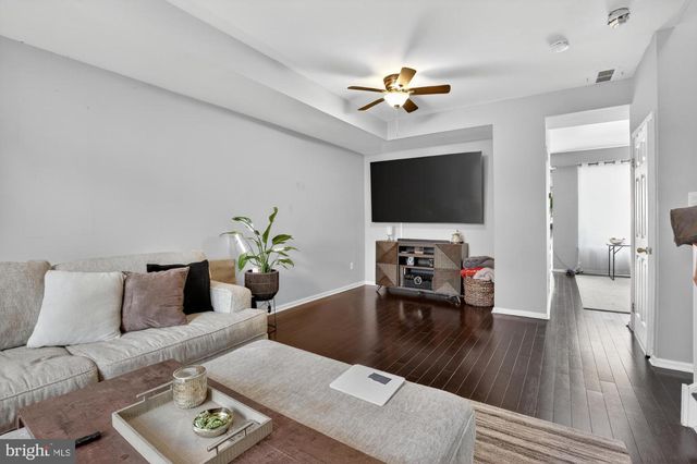 313 SAGE LN, Philadelphia, PA 19128