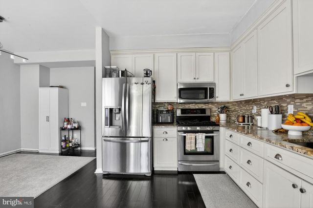 313 SAGE LN, Philadelphia, PA 19128