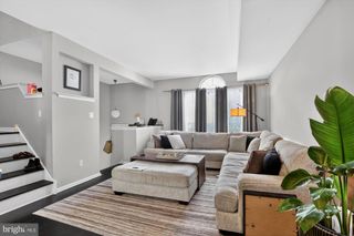 313 SAGE LN, Philadelphia, PA 19128