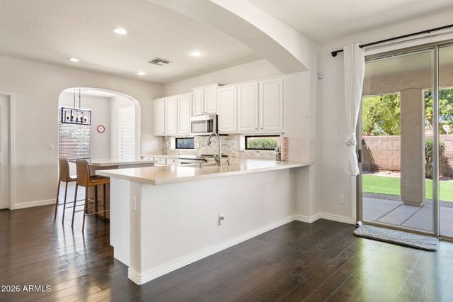 82 W RAVEN Drive, Chandler, AZ 85286