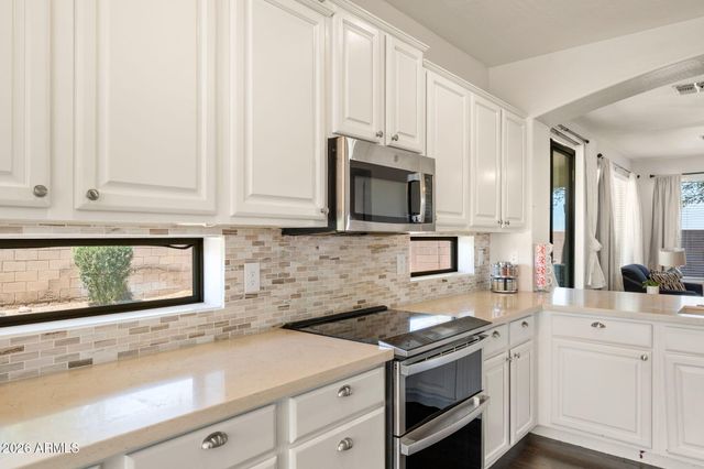 82 W RAVEN Drive, Chandler, AZ 85286