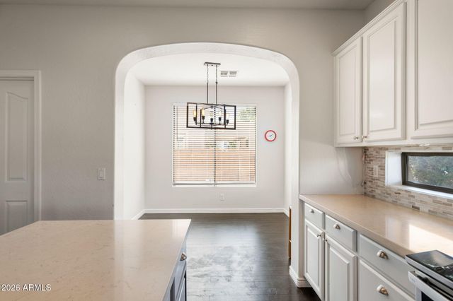 82 W RAVEN Drive, Chandler, AZ 85286