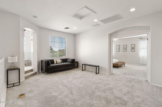 82 W RAVEN Drive, Chandler, AZ 85286