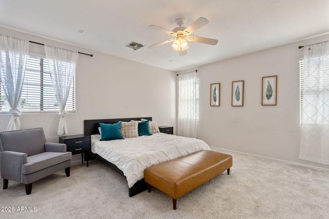 82 W RAVEN Drive, Chandler, AZ 85286