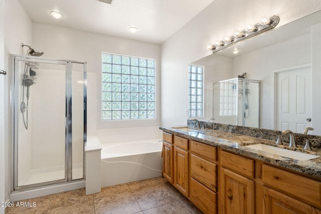 82 W RAVEN Drive, Chandler, AZ 85286
