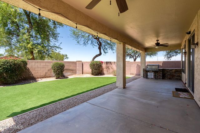 82 W RAVEN Drive, Chandler, AZ 85286