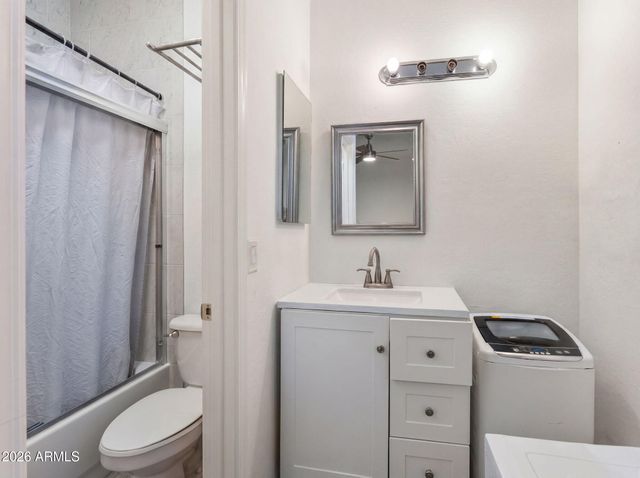 82 W RAVEN Drive, Chandler, AZ 85286