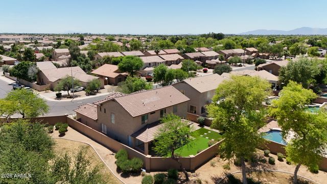 82 W RAVEN Drive, Chandler, AZ 85286