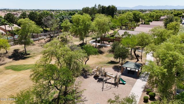 82 W RAVEN Drive, Chandler, AZ 85286