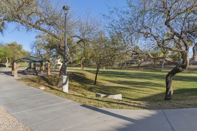82 W RAVEN Drive, Chandler, AZ 85286