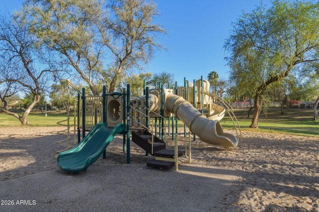 82 W RAVEN Drive, Chandler, AZ 85286