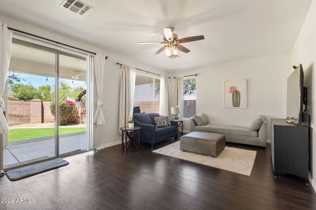 82 W RAVEN Drive, Chandler, AZ 85286