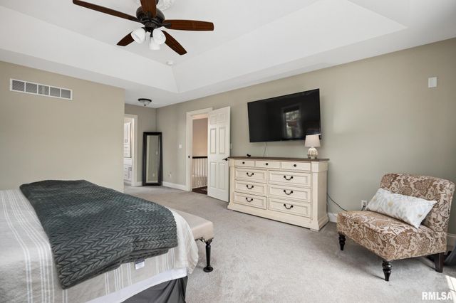 4902 N WEAVERRIDGE Boulevard, Peoria, IL 61615