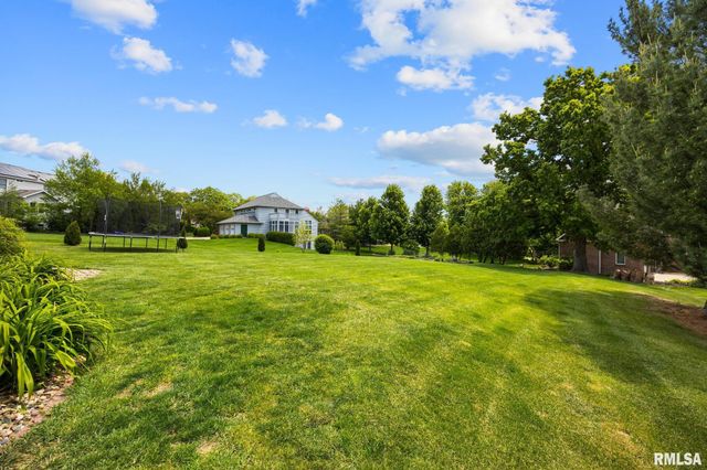 4902 N WEAVERRIDGE Boulevard, Peoria, IL 61615