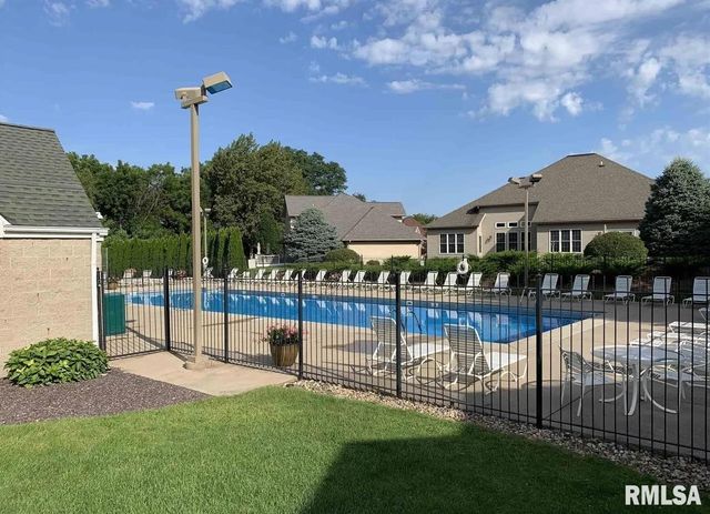 4902 N WEAVERRIDGE Boulevard, Peoria, IL 61615