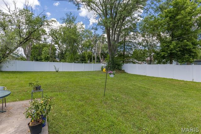 39 Pine Street, Farmington, MO 63640