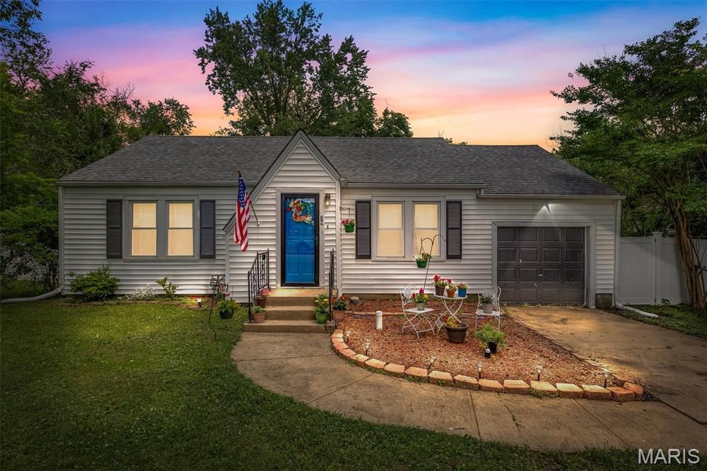 39 Pine Street, Farmington, MO 63640