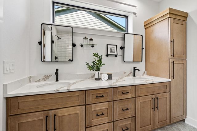 355 NW Red Oak Drive, Waukee, IA 50263